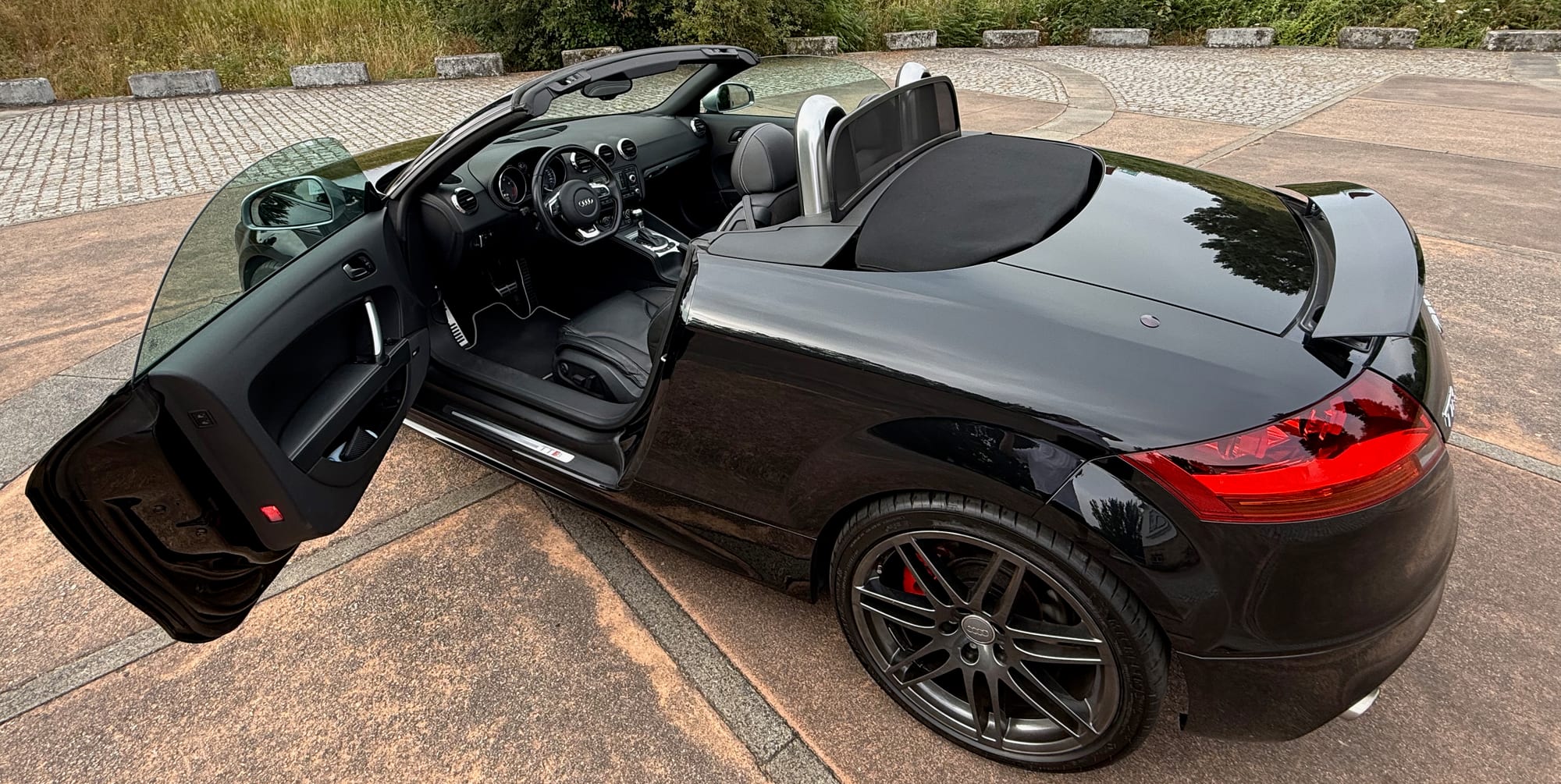 Audi TTS 2.0 TFSI quattro Roadster (2009) — foto 4
